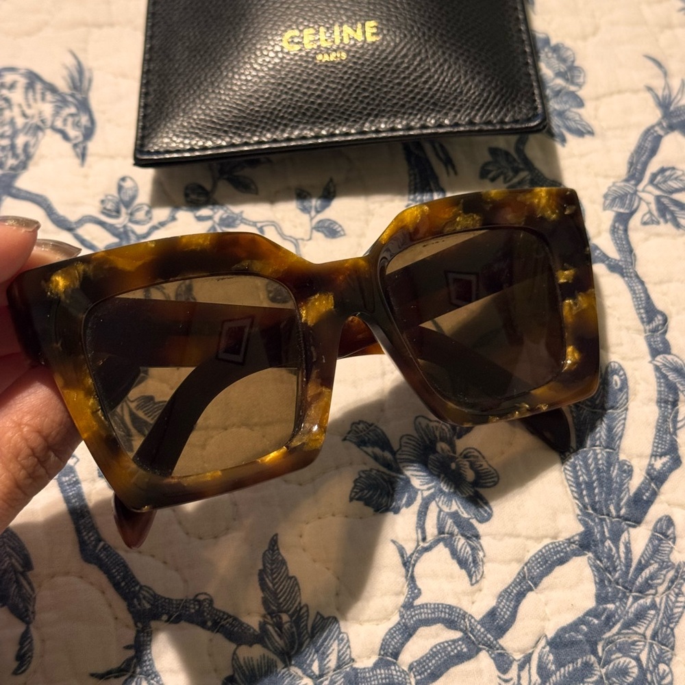 Celine Tortoiseshell Wayfarers - Picture 3 of 6
